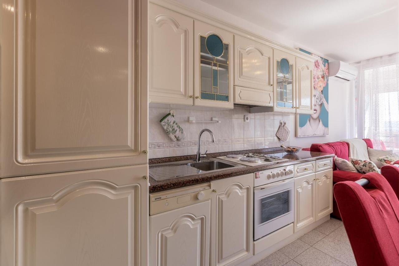 Apartment Desert Rose Сплит Екстериор снимка